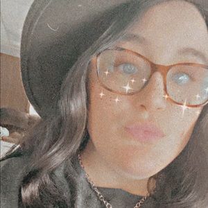 Meet your Posher, Annie